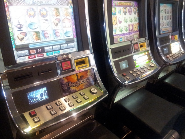 Slot Machines with Avanti Displays